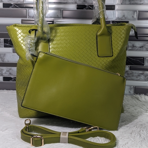 Michael Kors Handbags - New Michael Kors Handbag w/Wallet
